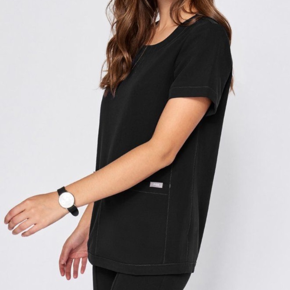 ❌ SOLD ❌ Figs Rama Scrub Top